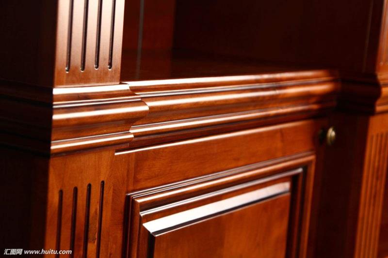 Hujingrubazická znalost nábytku